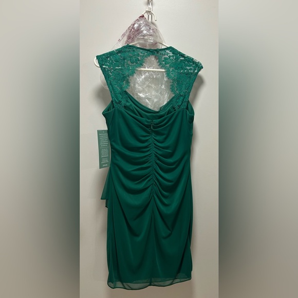 NWT Scarlett Night Elegant Green Lace Dress Size 8 - Picture 2 of 5